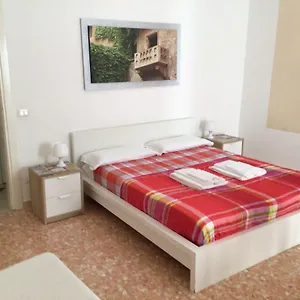A Due Passi Da Giulietta-casa Capuleti Verona