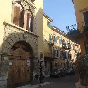 Protezione Della Giovane - Female Hostel